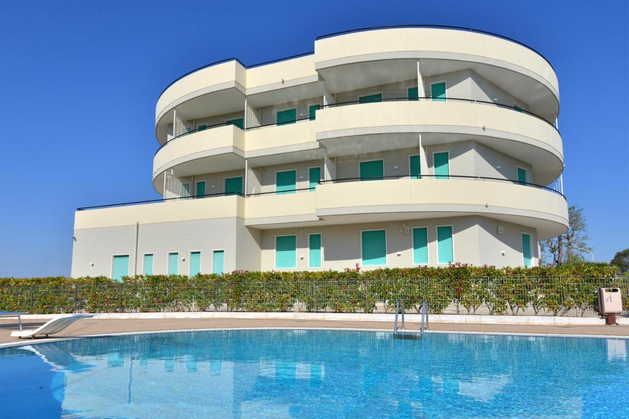 Hotel Lo Smeraldo 치스테르니노 외부 사진