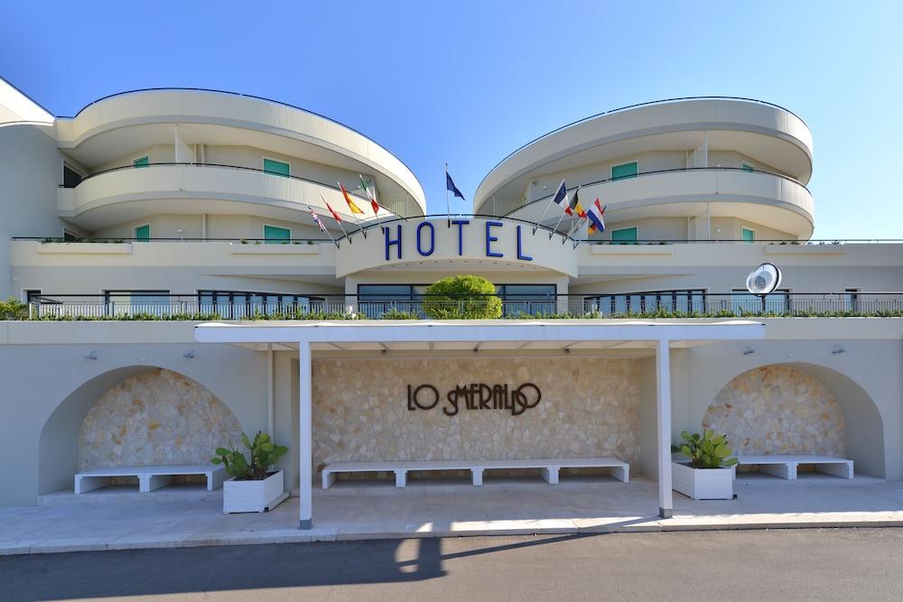 Hotel Lo Smeraldo 치스테르니노 외부 사진