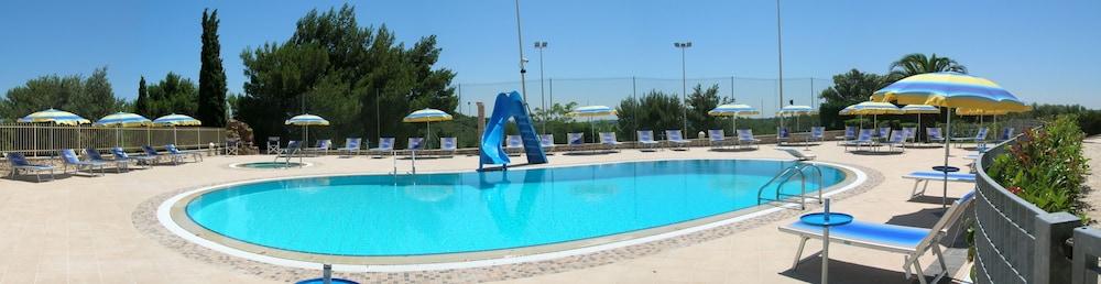 Hotel Lo Smeraldo 치스테르니노 외부 사진